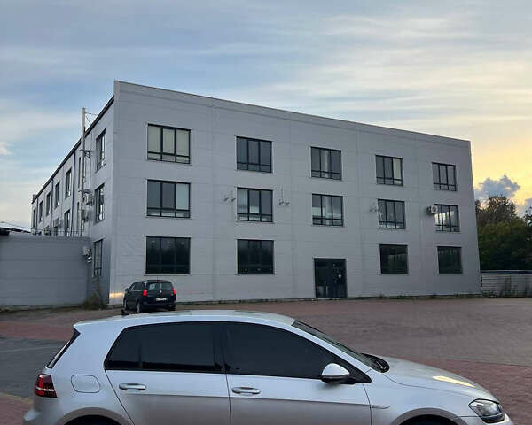 Серый Фольксваген e-Golf, объемом двигателя 0 л и пробегом 130 тыс. км за 8999 $, фото 8 на Automoto.ua