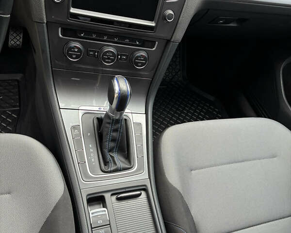 Сірий Фольксваген e-Golf, об'ємом двигуна 0 л та пробігом 122 тис. км за 8600 $, фото 17 на Automoto.ua