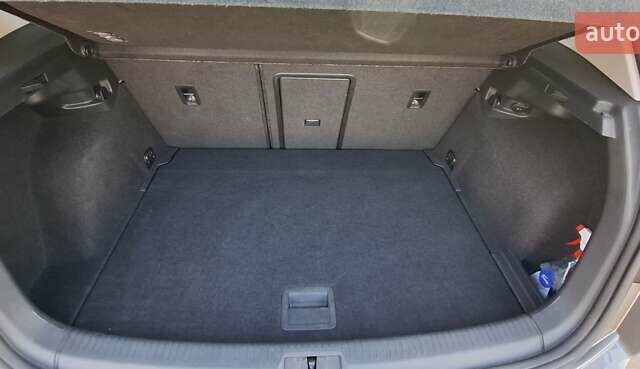 Серый Фольксваген e-Golf, объемом двигателя 0 л и пробегом 158 тыс. км за 8000 $, фото 29 на Automoto.ua