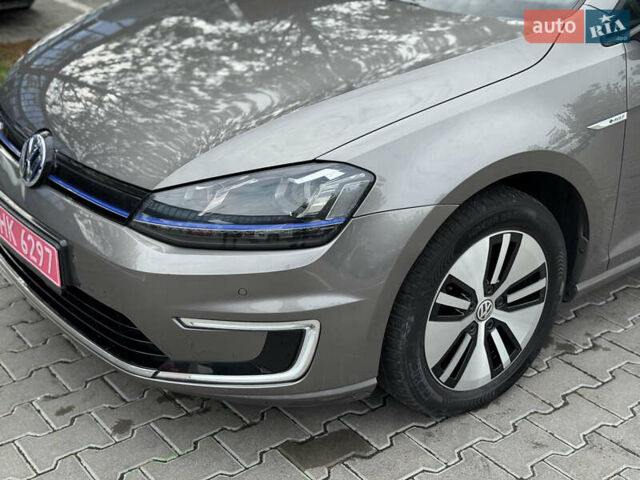 Серый Фольксваген e-Golf, объемом двигателя 0 л и пробегом 99 тыс. км за 9490 $, фото 9 на Automoto.ua