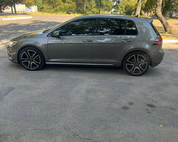 Серый Фольксваген e-Golf, объемом двигателя 0 л и пробегом 160 тыс. км за 11500 $, фото 8 на Automoto.ua