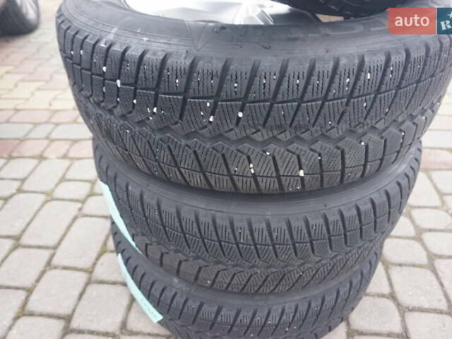 Серый Фольксваген e-Golf, объемом двигателя 0 л и пробегом 96 тыс. км за 8500 $, фото 61 на Automoto.ua