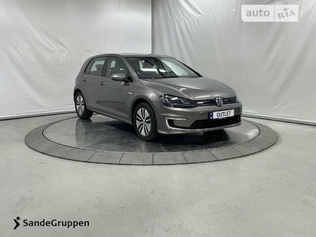 Серый Фольксваген e-Golf, объемом двигателя 0 л и пробегом 105 тыс. км за 9333 $, фото 6 на Automoto.ua