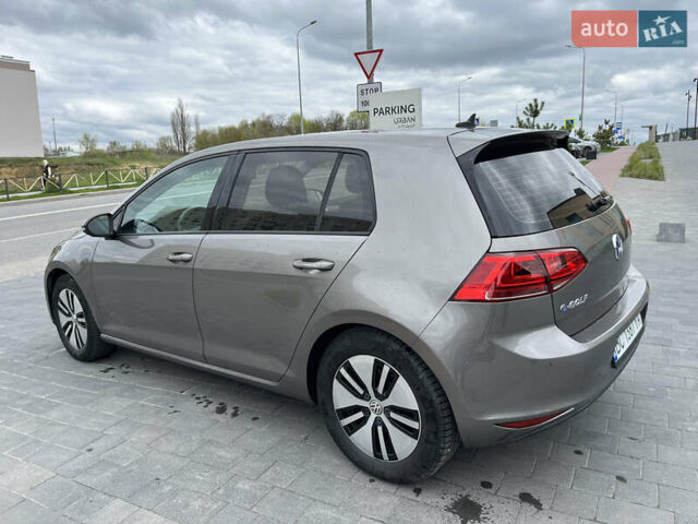 Серый Фольксваген e-Golf, объемом двигателя 0 л и пробегом 123 тыс. км за 9300 $, фото 8 на Automoto.ua