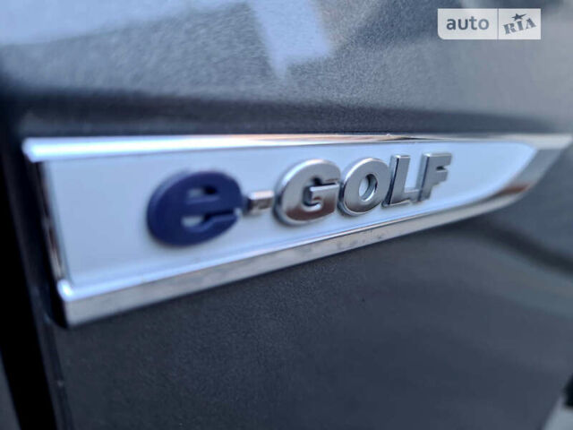 Серый Фольксваген e-Golf, объемом двигателя 0 л и пробегом 131 тыс. км за 11700 $, фото 35 на Automoto.ua