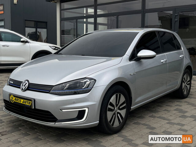 Серый Фольксваген e-Golf, объемом двигателя 24 л и пробегом 128 тыс. км за 10500 $, фото 2 на Automoto.ua