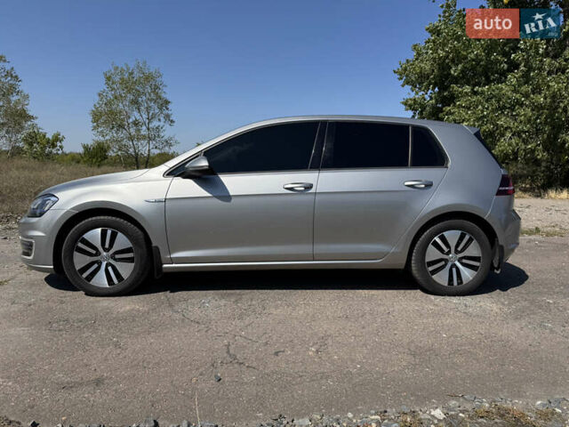 Серый Фольксваген e-Golf, объемом двигателя 0 л и пробегом 76 тыс. км за 9500 $, фото 1 на Automoto.ua
