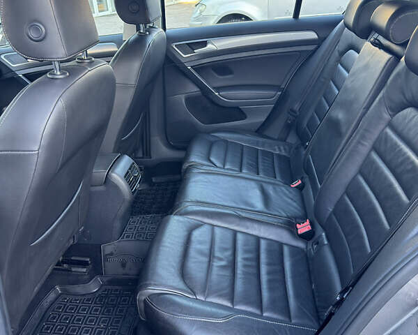 Серый Фольксваген e-Golf, объемом двигателя 0 л и пробегом 180 тыс. км за 9200 $, фото 18 на Automoto.ua