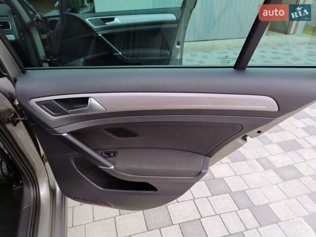 Серый Фольксваген e-Golf, объемом двигателя 0 л и пробегом 135 тыс. км за 8999 $, фото 4 на Automoto.ua