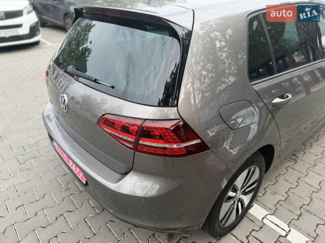 Серый Фольксваген e-Golf, объемом двигателя 0 л и пробегом 99 тыс. км за 9490 $, фото 29 на Automoto.ua