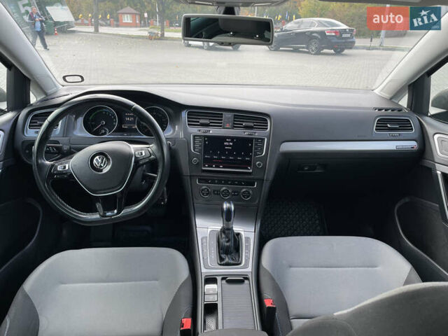 Фольксваген e-Golf 2015 в Кропивницком (Кировограде) на Automoto.ua Серый Фольксваген e-Golf, объемом двигателя 0 л и пробегом 131 тыс. км за 8800 $, фото 10 на Automoto.ua