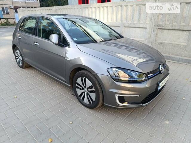 Сірий Фольксваген e-Golf, об'ємом двигуна 0 л та пробігом 126 тис. км за 11500 $, фото 6 на Automoto.ua