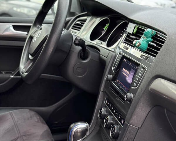 Сірий Фольксваген e-Golf, об'ємом двигуна 0 л та пробігом 111 тис. км за 8500 $, фото 41 на Automoto.ua