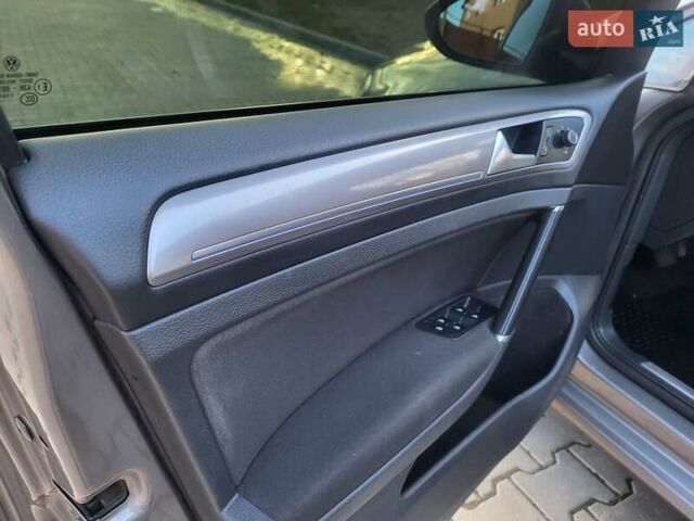 Сірий Фольксваген e-Golf, об'ємом двигуна 0 л та пробігом 154 тис. км за 9300 $, фото 109 на Automoto.ua