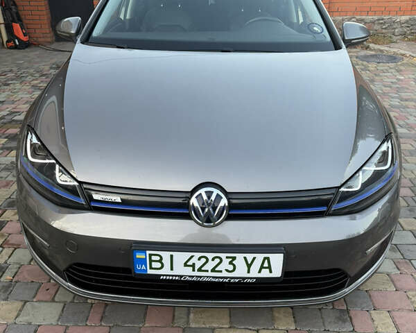 Серый Фольксваген e-Golf, объемом двигателя 0 л и пробегом 160 тыс. км за 9500 $, фото 17 на Automoto.ua