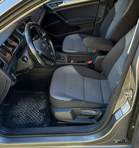 Серый Фольксваген e-Golf, объемом двигателя 0 л и пробегом 133 тыс. км за 8400 $, фото 20 на Automoto.ua
