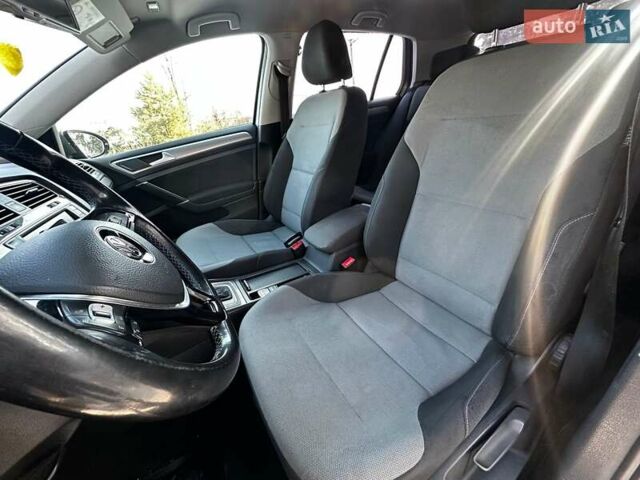 Серый Фольксваген e-Golf, объемом двигателя 0 л и пробегом 141 тыс. км за 9500 $, фото 25 на Automoto.ua