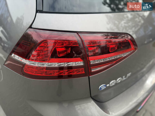 Серый Фольксваген e-Golf, объемом двигателя 0 л и пробегом 99 тыс. км за 9490 $, фото 16 на Automoto.ua