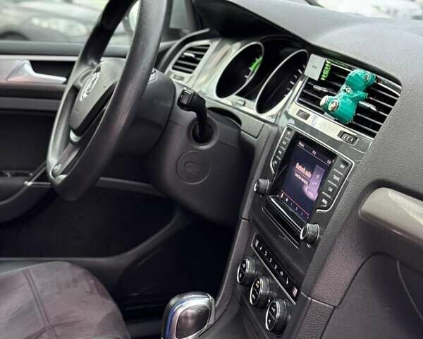 Сірий Фольксваген e-Golf, об'ємом двигуна 0 л та пробігом 111 тис. км за 7850 $, фото 24 на Automoto.ua