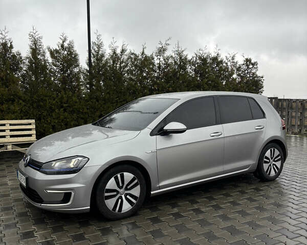 Серый Фольксваген e-Golf, объемом двигателя 0 л и пробегом 129 тыс. км за 10300 $, фото 3 на Automoto.ua