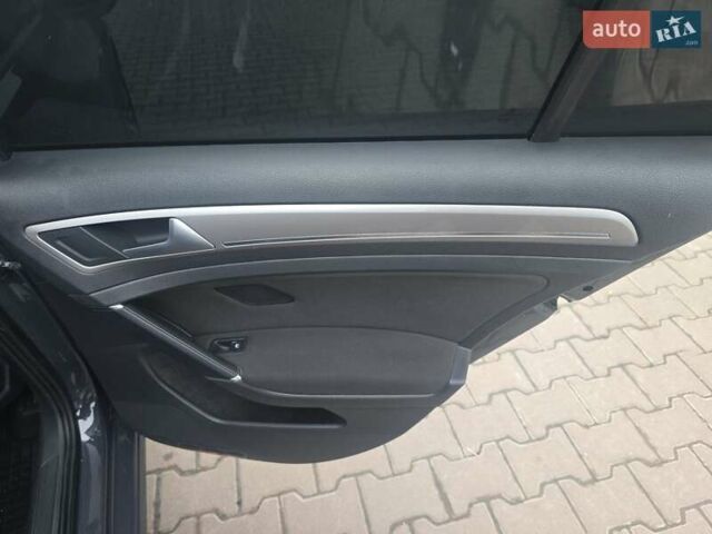 Серый Фольксваген e-Golf, объемом двигателя 0 л и пробегом 170 тыс. км за 7800 $, фото 26 на Automoto.ua