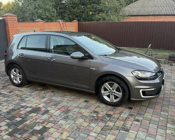Серый Фольксваген e-Golf, объемом двигателя 0 л и пробегом 160 тыс. км за 9500 $, фото 6 на Automoto.ua