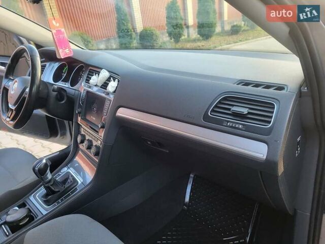 Сірий Фольксваген e-Golf, об'ємом двигуна 0 л та пробігом 154 тис. км за 9300 $, фото 133 на Automoto.ua