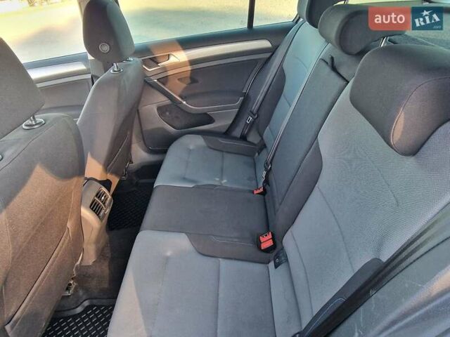 Серый Фольксваген e-Golf, объемом двигателя 0 л и пробегом 145 тыс. км за 8798 $, фото 19 на Automoto.ua