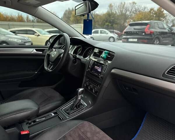 Сірий Фольксваген e-Golf, об'ємом двигуна 0 л та пробігом 111 тис. км за 7850 $, фото 25 на Automoto.ua