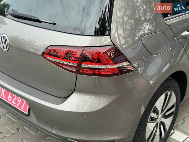 Серый Фольксваген e-Golf, объемом двигателя 0 л и пробегом 99 тыс. км за 9490 $, фото 10 на Automoto.ua