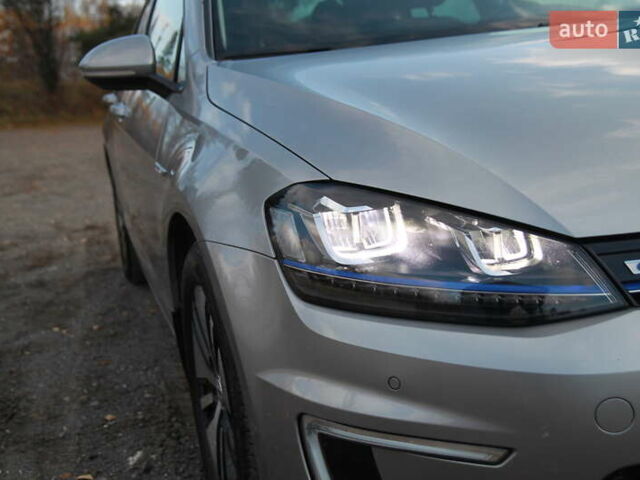 Серый Фольксваген e-Golf, объемом двигателя 0 л и пробегом 162 тыс. км за 8499 $, фото 57 на Automoto.ua