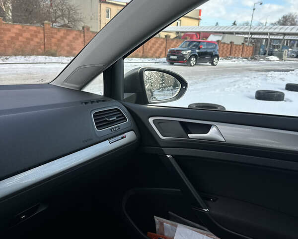 Серый Фольксваген e-Golf, объемом двигателя 0 л и пробегом 128 тыс. км за 8500 $, фото 19 на Automoto.ua