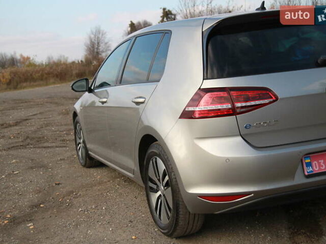 Серый Фольксваген e-Golf, объемом двигателя 0 л и пробегом 162 тыс. км за 8499 $, фото 47 на Automoto.ua