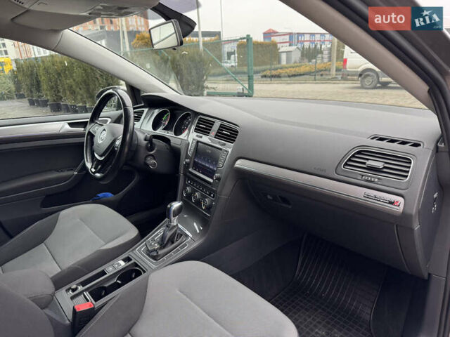 Серый Фольксваген e-Golf, объемом двигателя 0 л и пробегом 136 тыс. км за 7600 $, фото 12 на Automoto.ua
