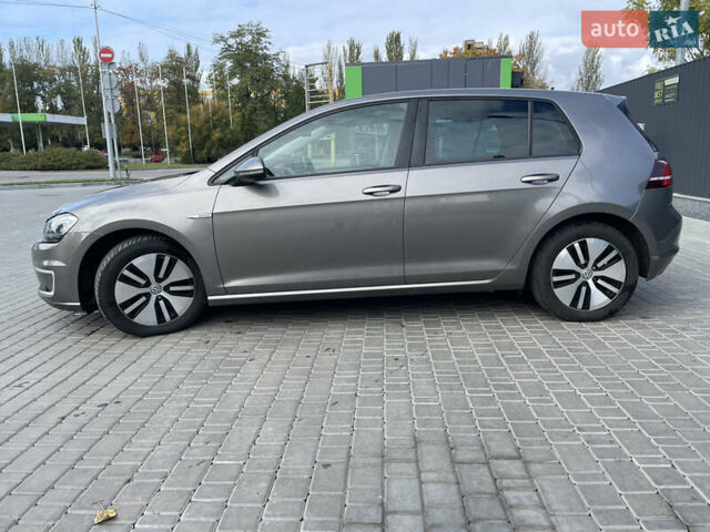 Фольксваген e-Golf 2015 в Кропивницком (Кировограде) на Automoto.ua Серый Фольксваген e-Golf, объемом двигателя 0 л и пробегом 131 тыс. км за 8800 $, фото 5 на Automoto.ua