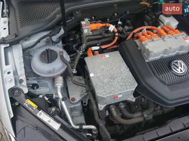 Сірий Фольксваген e-Golf, об'ємом двигуна 0 л та пробігом 124 тис. км за 8444 $, фото 58 на Automoto.ua