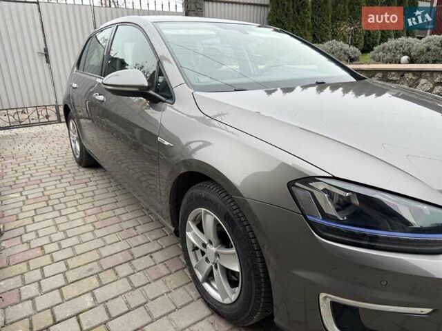 Серый Фольксваген e-Golf, объемом двигателя 0 л и пробегом 90 тыс. км за 8000 $, фото 17 на Automoto.ua