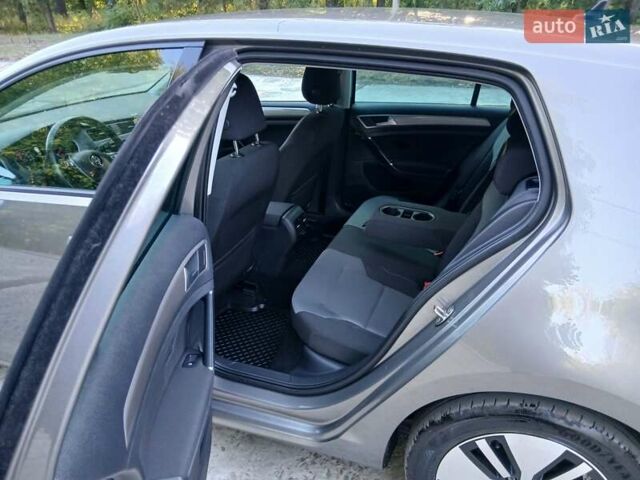 Серый Фольксваген e-Golf, объемом двигателя 0 л и пробегом 142 тыс. км за 9700 $, фото 21 на Automoto.ua