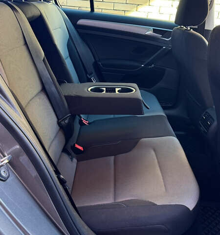 Серый Фольксваген e-Golf, объемом двигателя 0 л и пробегом 133 тыс. км за 8400 $, фото 11 на Automoto.ua