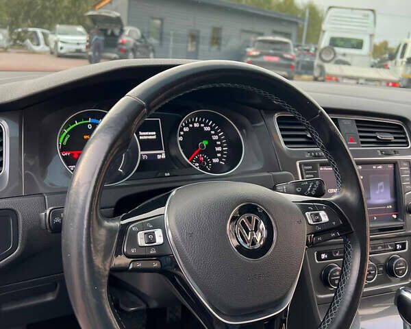 Серый Фольксваген e-Golf, объемом двигателя 0 л и пробегом 130 тыс. км за 8999 $, фото 29 на Automoto.ua