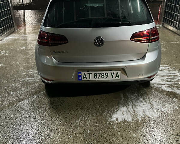 Серый Фольксваген e-Golf, объемом двигателя 0 л и пробегом 118 тыс. км за 8150 $, фото 2 на Automoto.ua