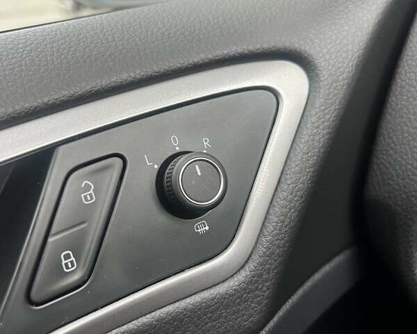 Серый Фольксваген e-Golf, объемом двигателя 0 л и пробегом 169 тыс. км за 7400 $, фото 22 на Automoto.ua