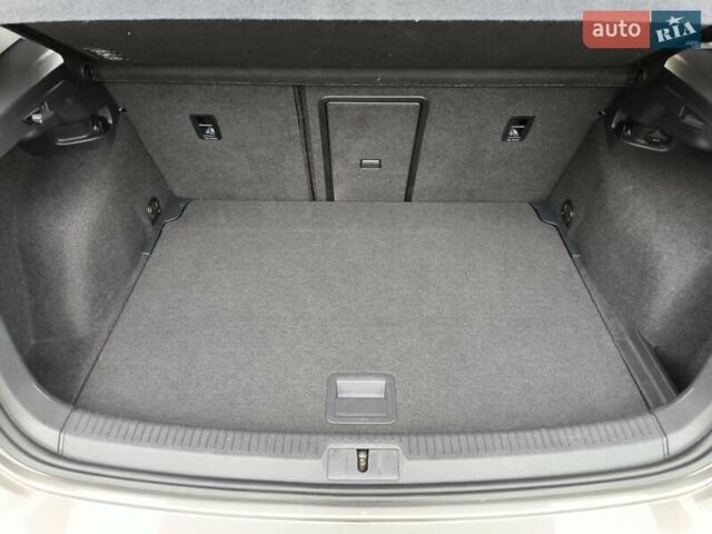 Сірий Фольксваген e-Golf, об'ємом двигуна 0 л та пробігом 104 тис. км за 9300 $, фото 17 на Automoto.ua