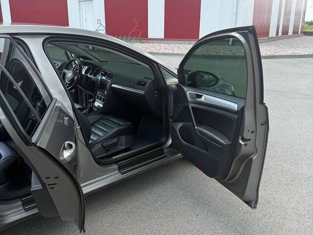 Сірий Фольксваген e-Golf, об'ємом двигуна 0 л та пробігом 127 тис. км за 10999 $, фото 19 на Automoto.ua
