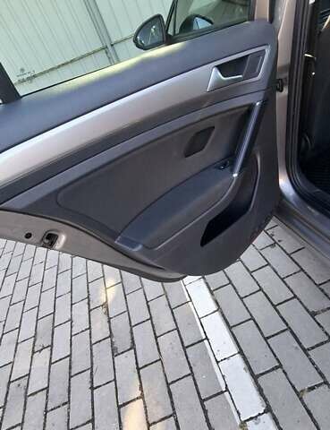 Серый Фольксваген e-Golf, объемом двигателя 0 л и пробегом 158 тыс. км за 8000 $, фото 30 на Automoto.ua