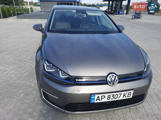 Серый Фольксваген e-Golf, объемом двигателя 0 л и пробегом 95 тыс. км за 10900 $, фото 1 на Automoto.ua