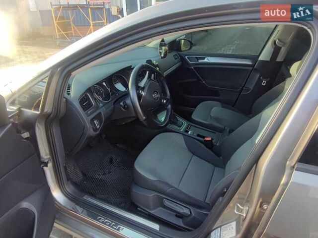 Серый Фольксваген e-Golf, объемом двигателя 0 л и пробегом 134 тыс. км за 9400 $, фото 2 на Automoto.ua