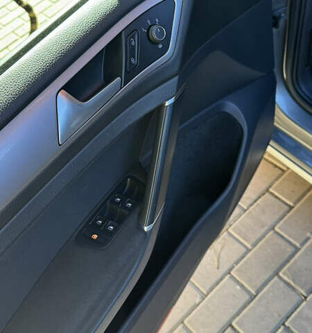 Серый Фольксваген e-Golf, объемом двигателя 0 л и пробегом 133 тыс. км за 8400 $, фото 19 на Automoto.ua