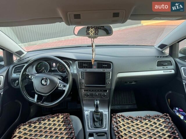 Серый Фольксваген e-Golf, объемом двигателя 0 л и пробегом 159 тыс. км за 8600 $, фото 9 на Automoto.ua
