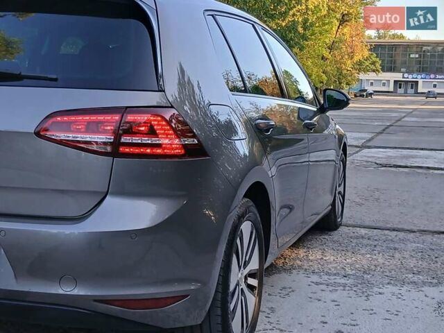 Серый Фольксваген e-Golf, объемом двигателя 0 л и пробегом 142 тыс. км за 9700 $, фото 16 на Automoto.ua